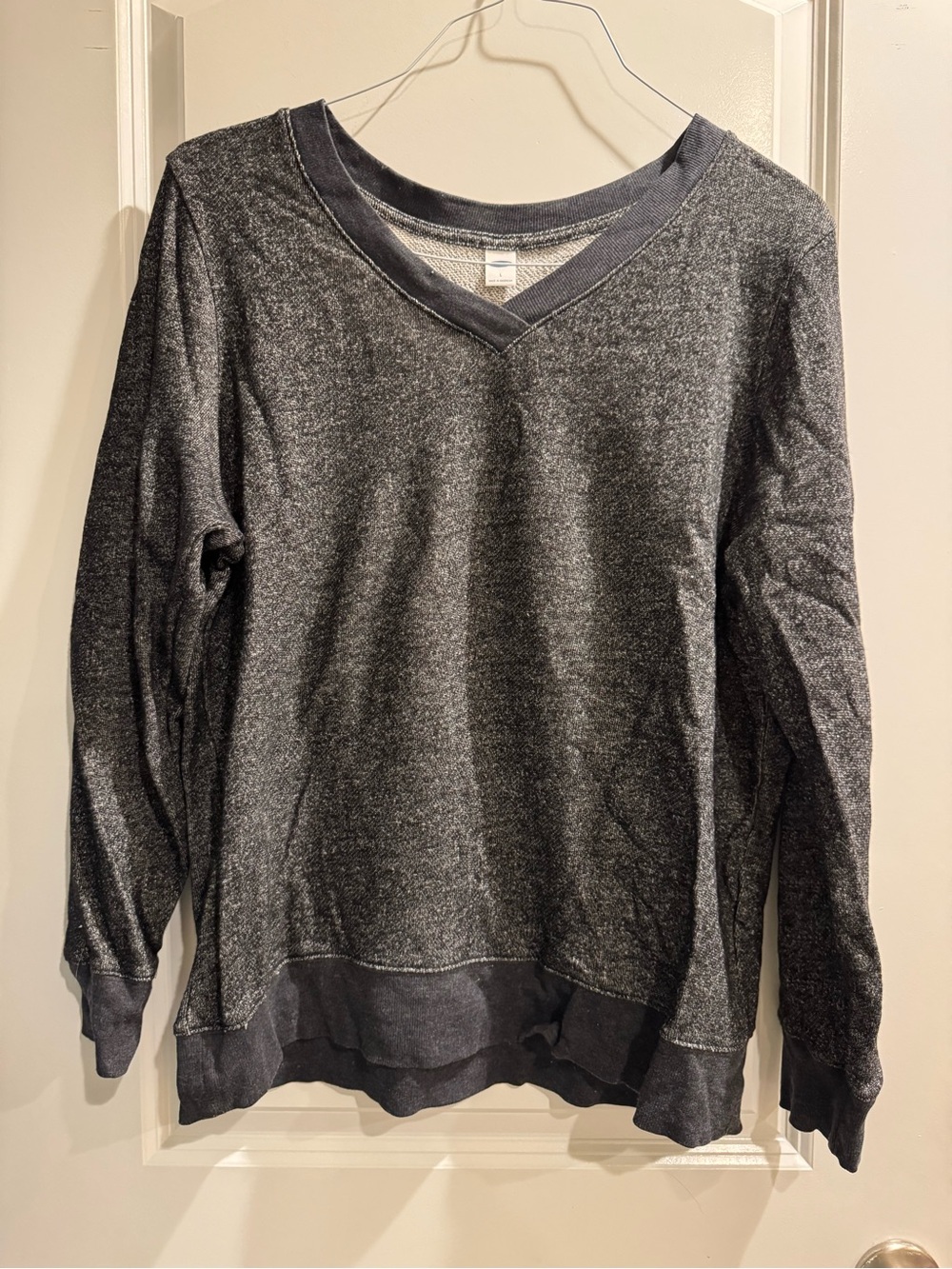 Old Navy Women's V-Neck Pullover Sweater - Charcoal Gray